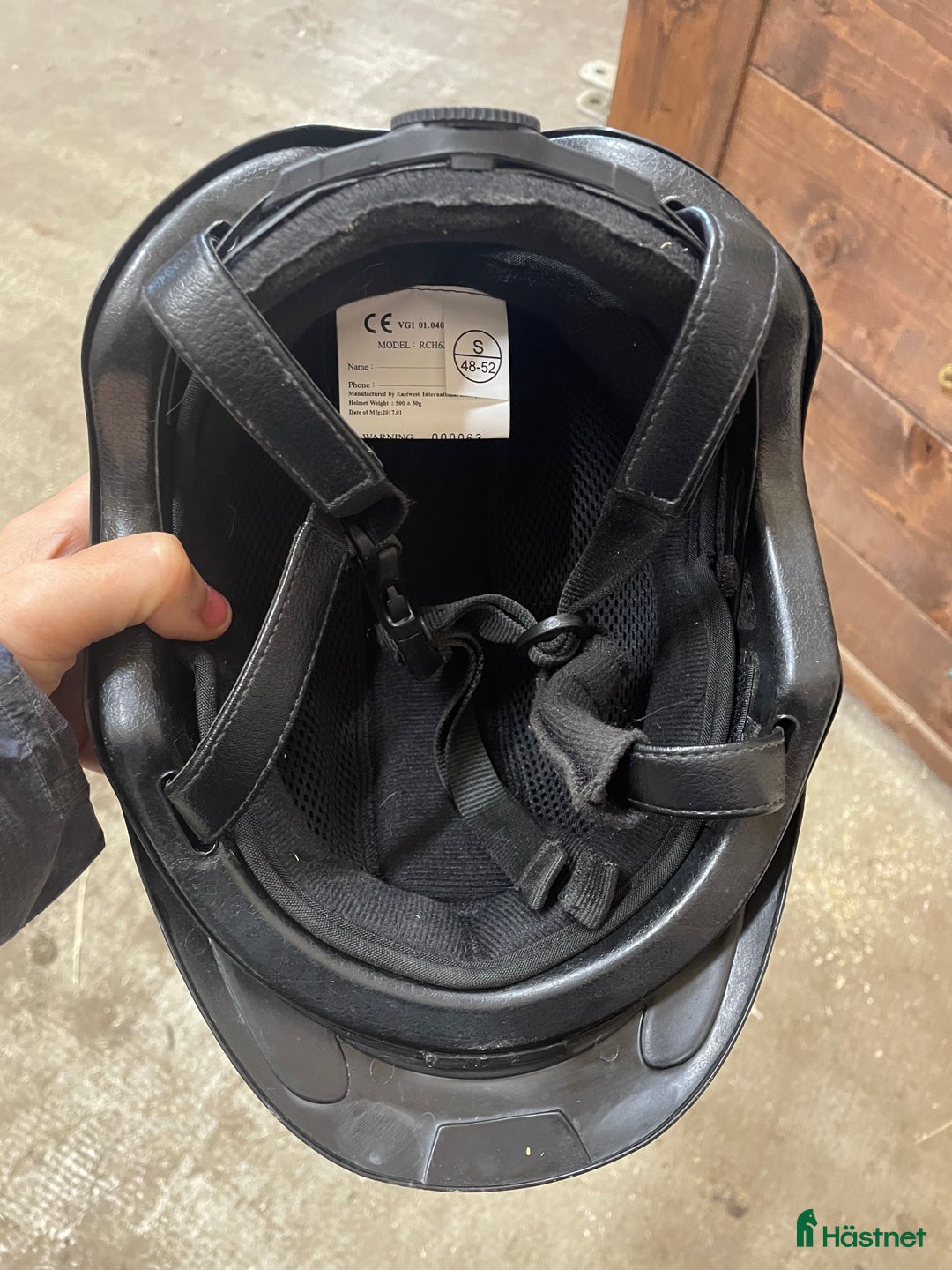 Hjälmar ryttarutrustning till salu: Ridhjälm stl 48-52 i Offerdal - Annons 6