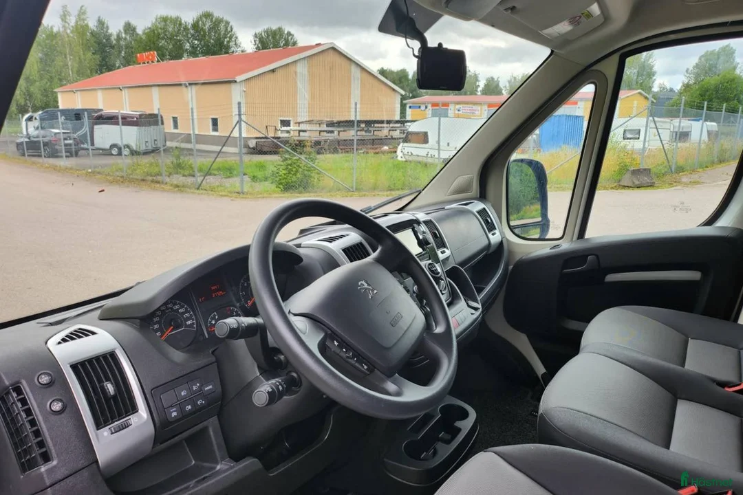 Hästlastbilar  fordon & transport till salu: Ultralätt Stuteri (YKS71T) LASTVIKT: 1 065kg i Täby - Annons 2