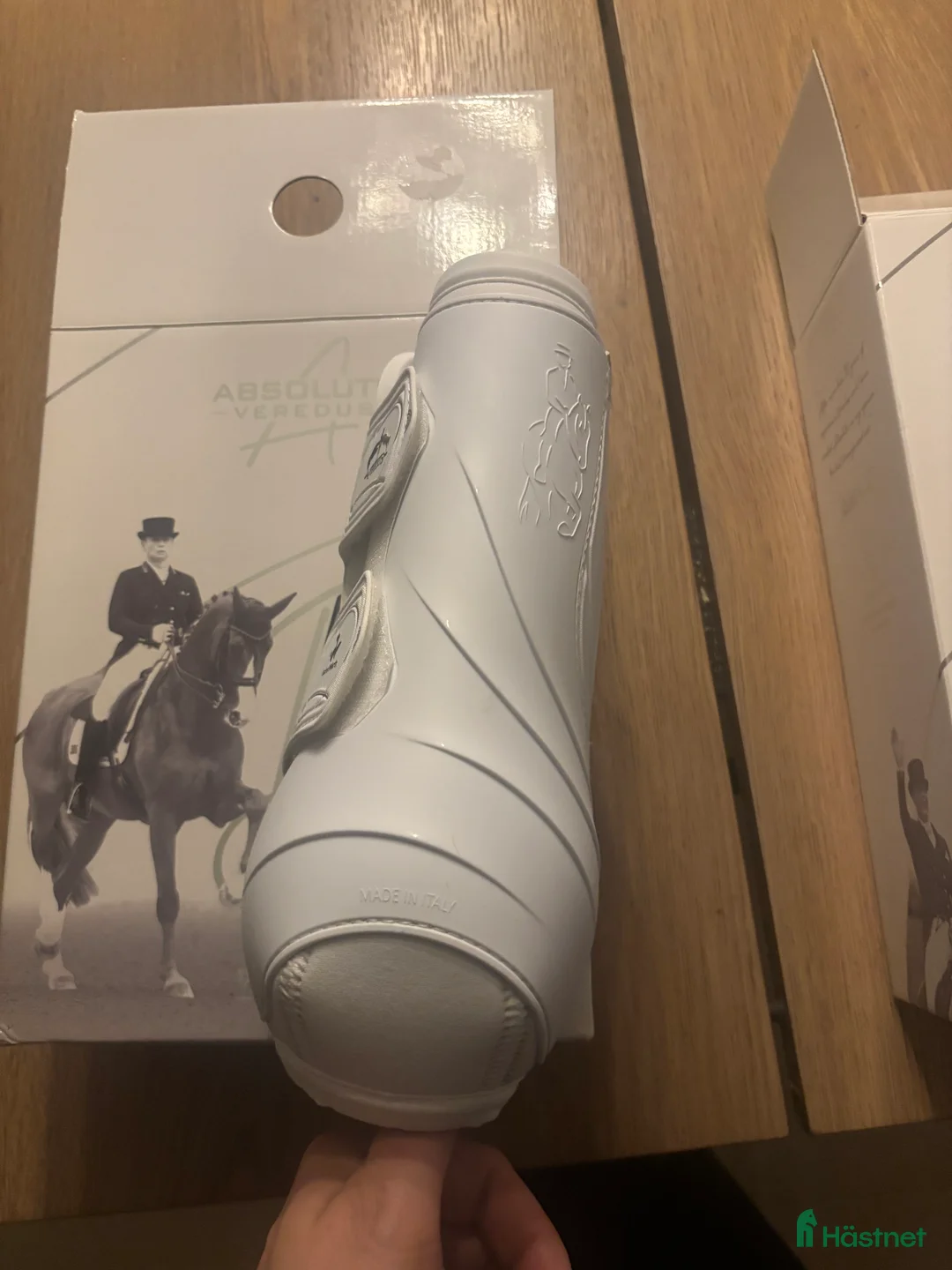 Benskydd hästutrustning till salu: Veredus Isabell Werth dressyrsadel (NYA) i Nybro - Annons 2