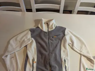 Övrigt Ridkläder ryttarutrustning till salu: Fleecetröja från Crw i Tierp - Annons 11