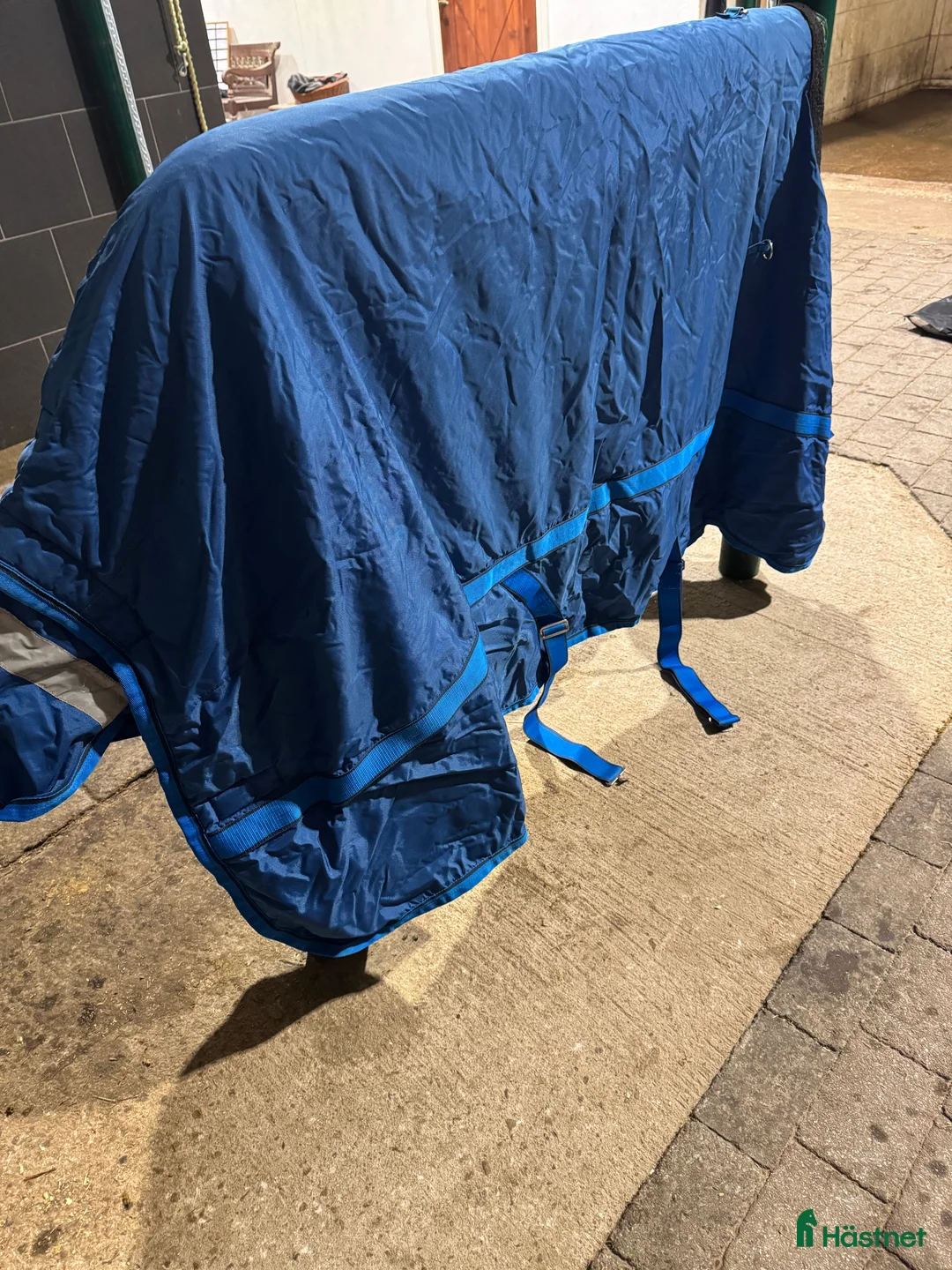 Täcken hästutrustning till salu: Back on track stalltäcke i Hörby - Annons 3