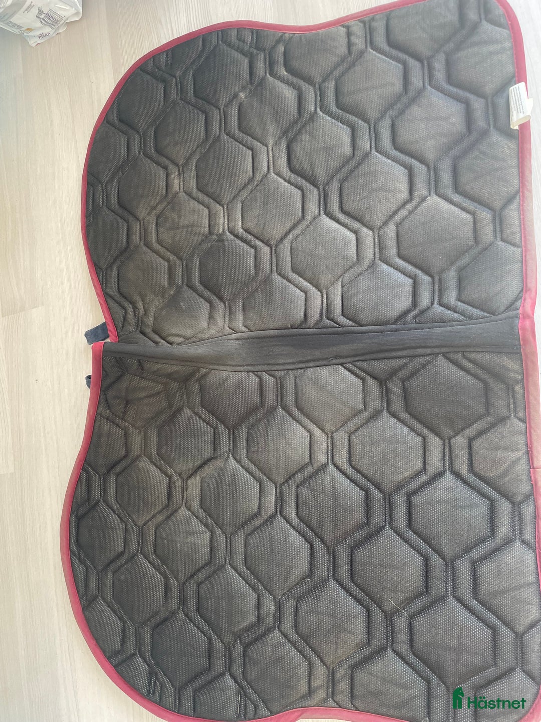 Schabrak & Vojlockar hästutrustning till salu: Hööks schabrak och huva till salu i Blentarp - Annons 3