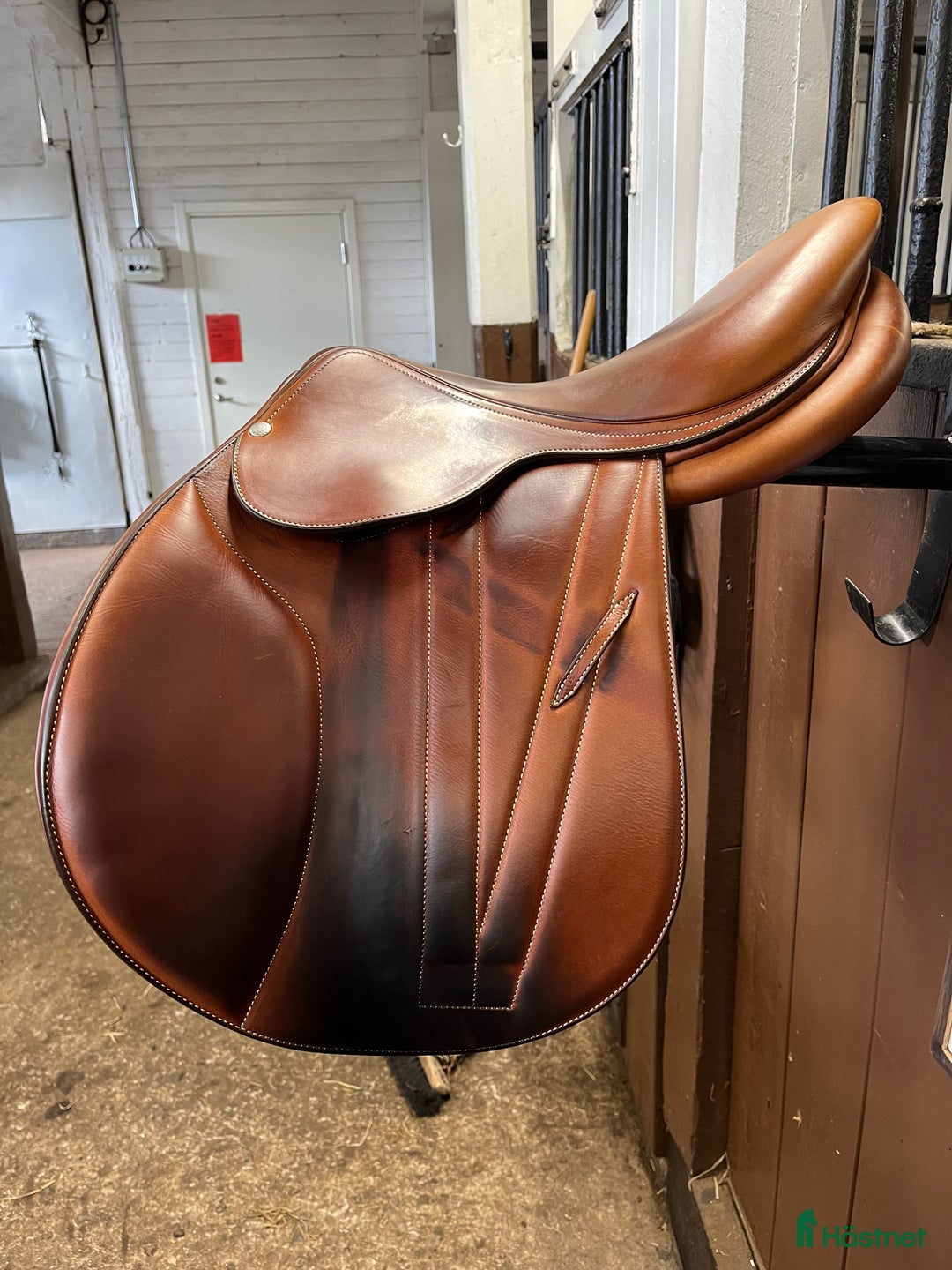 Sadlar hästutrustning till salu: Butet hoppsadel i Vaxholm - Annons 2