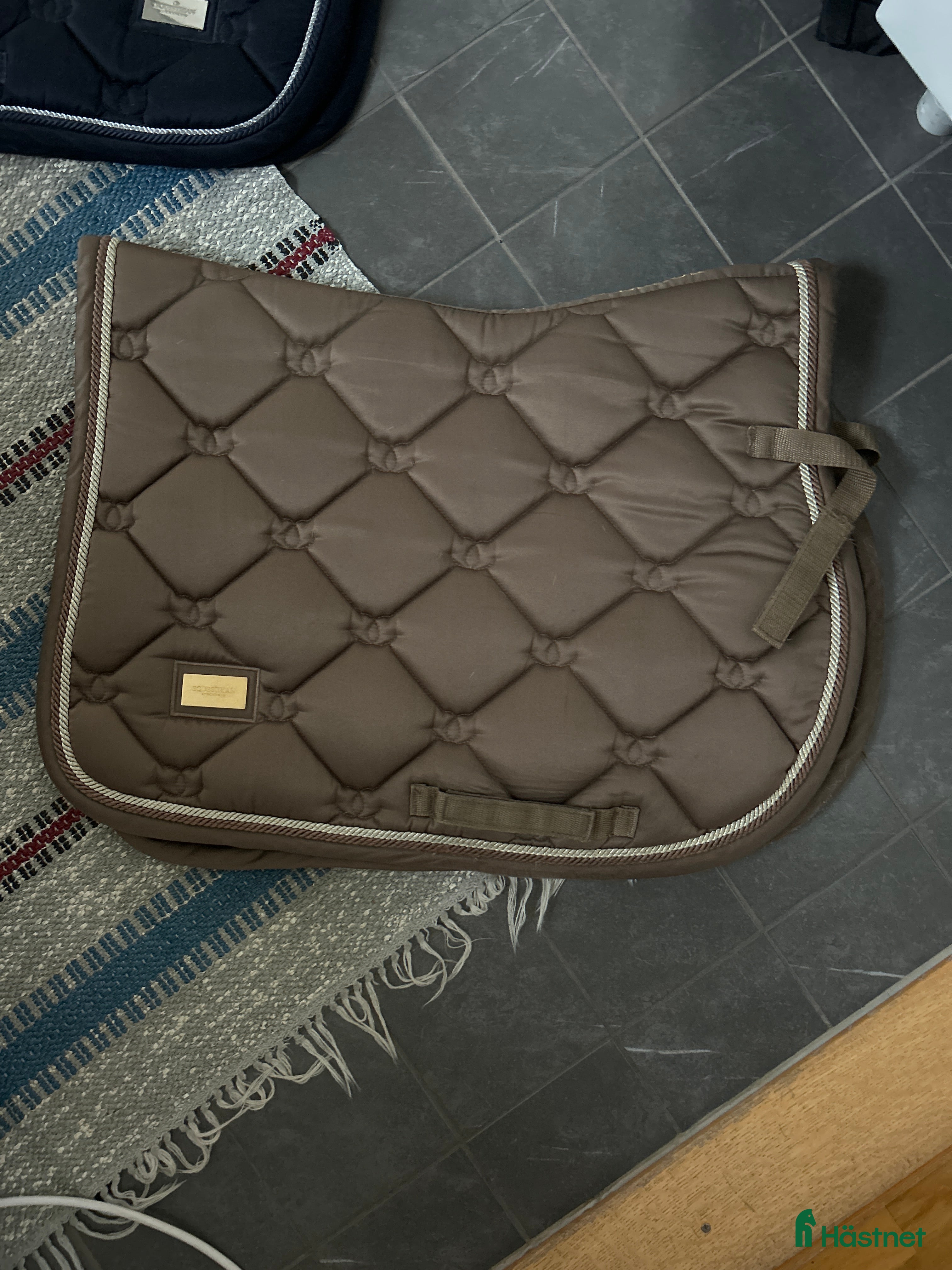 Schabrak & Vojlockar hästutrustning till salu: Equestrian Stockholm hopp schabrak  - Annons 2