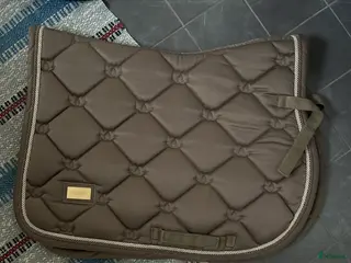 Schabrak & Vojlockar hästutrustning till salu: Equestrian Stockholm hopp schabrak - Annons 2