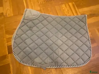 Sadeltillbehör hästutrustning till salu: Grått Schabrak stl ponny i Halmstad - Annons 1