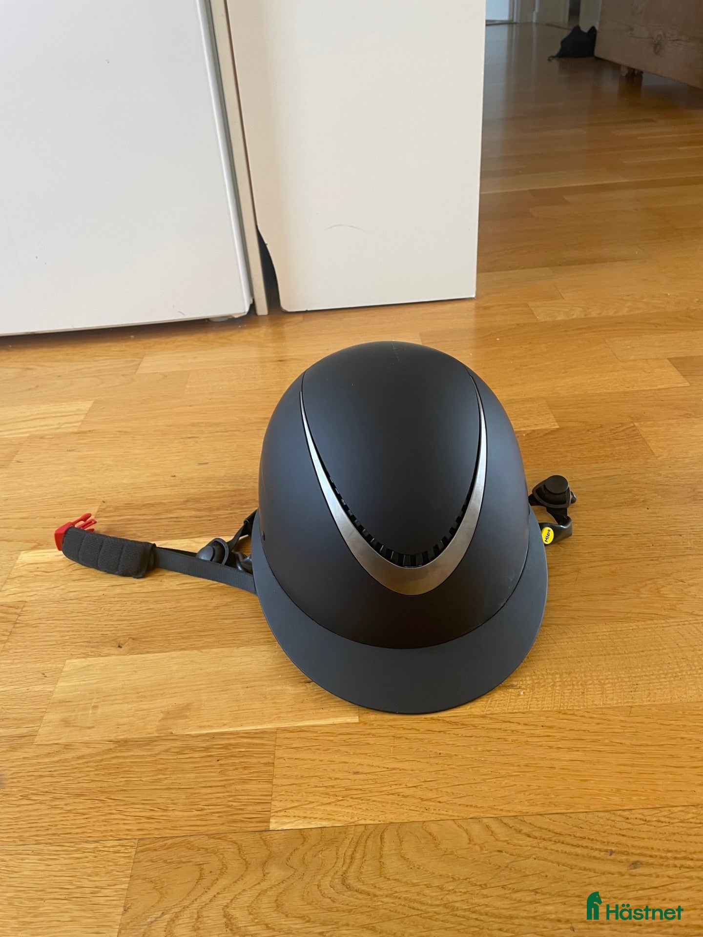 Hjälmar ryttarutrustning till salu: JH Collection ridhjälm med Mips svart - Annons 4