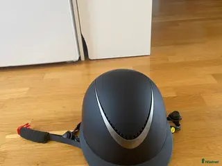 Hjälmar ryttarutrustning till salu: JH Collection ridhjälm med Mips svart - Annons 4