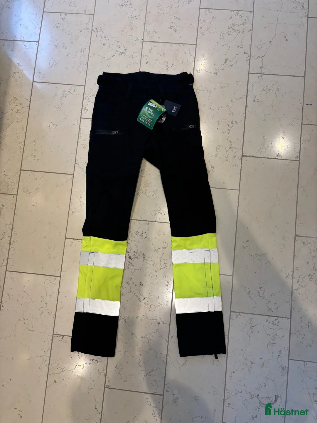 Övrigt Ridkläder ryttarutrustning till salu: Softshell-byxor stl 34 - Annons 1
