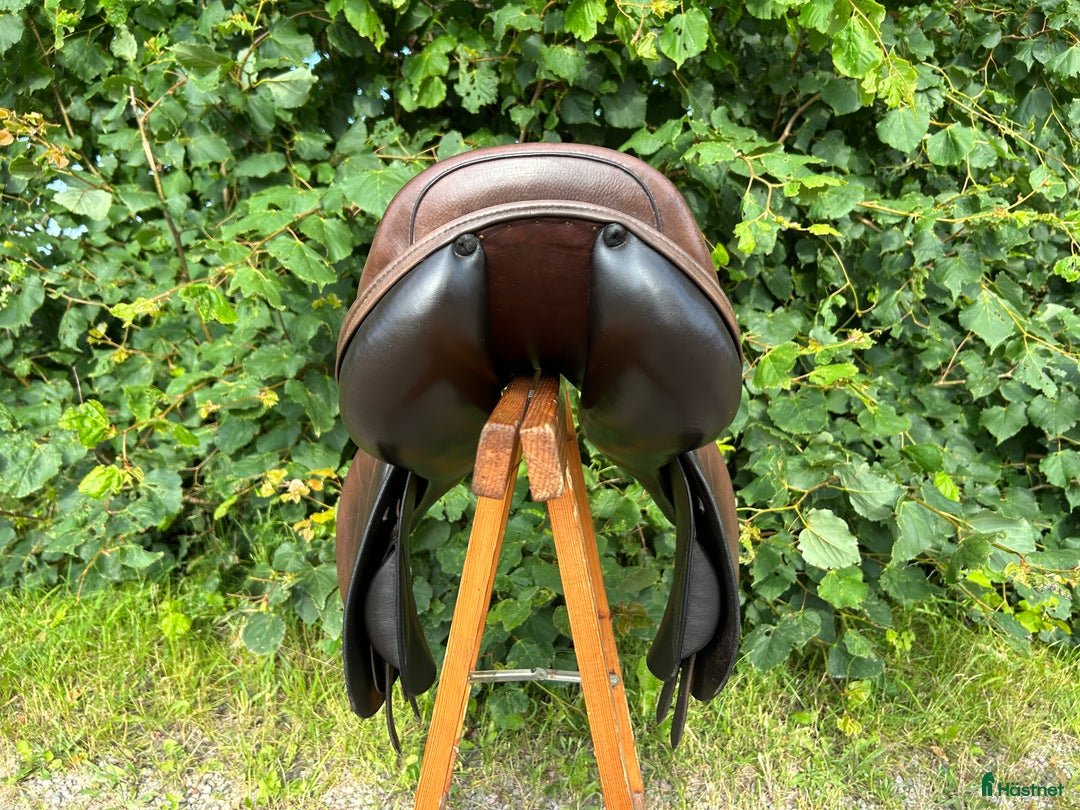 Sadlar hästutrustning till salu: Jensen Donatella i Saxtorp - Annons 3