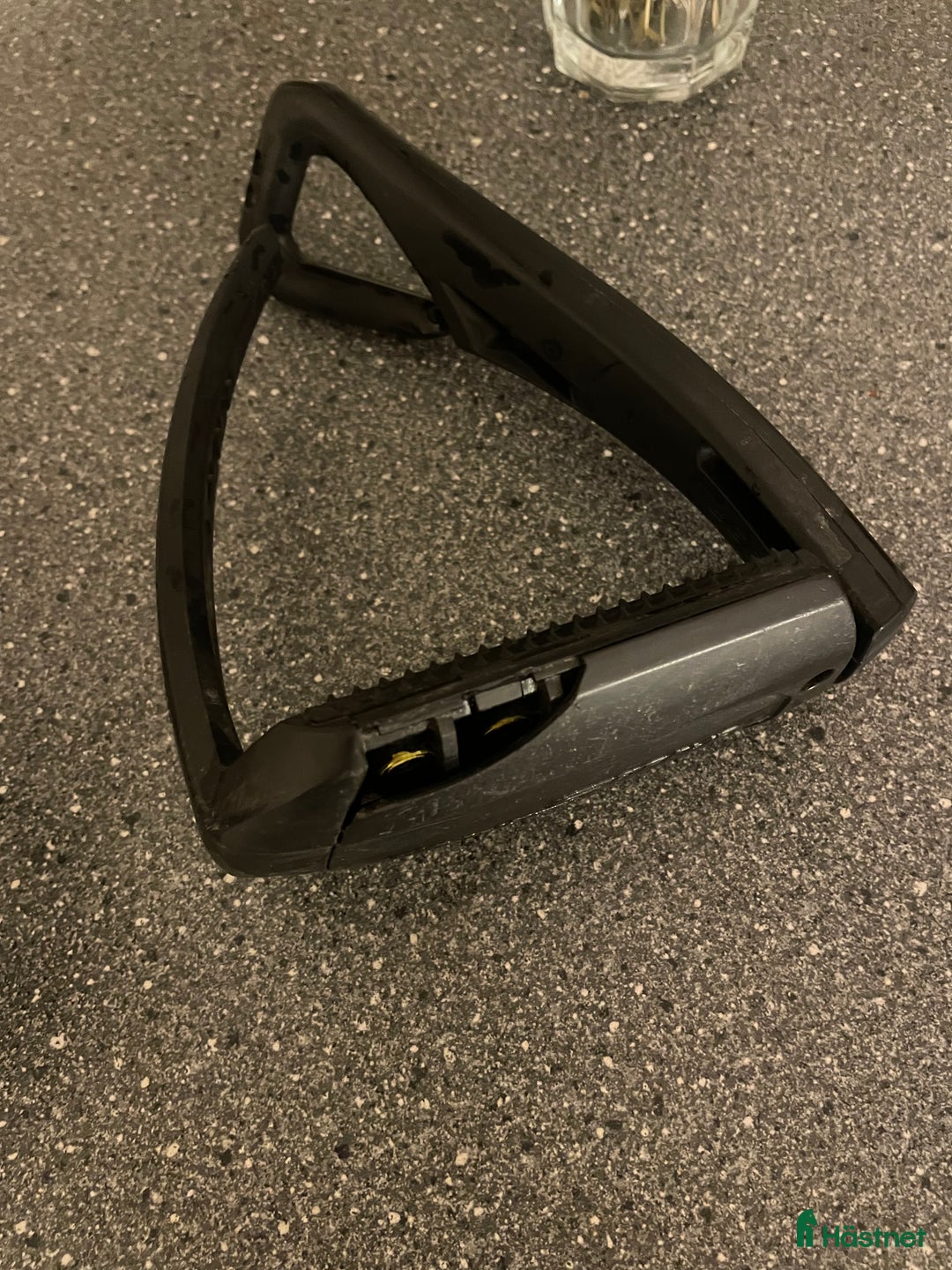 Stigbyglar hästutrustning till salu: Svarta freejump soft up pro i Örebro - Annons 2