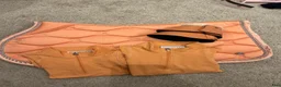 Schabrak & Vojlockar hästutrustning till salu: Orange set schabrak, boots och tröjor i Enhörna - Annons 1