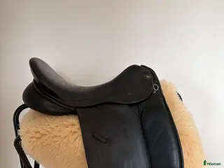 Sadlar hästutrustning Spalding dressyrsadel - Annons 1