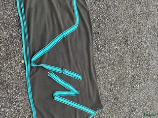 Täcken hästutrustning till salu: Fleecetäcke Kerbl i Sollerön - Annons 4