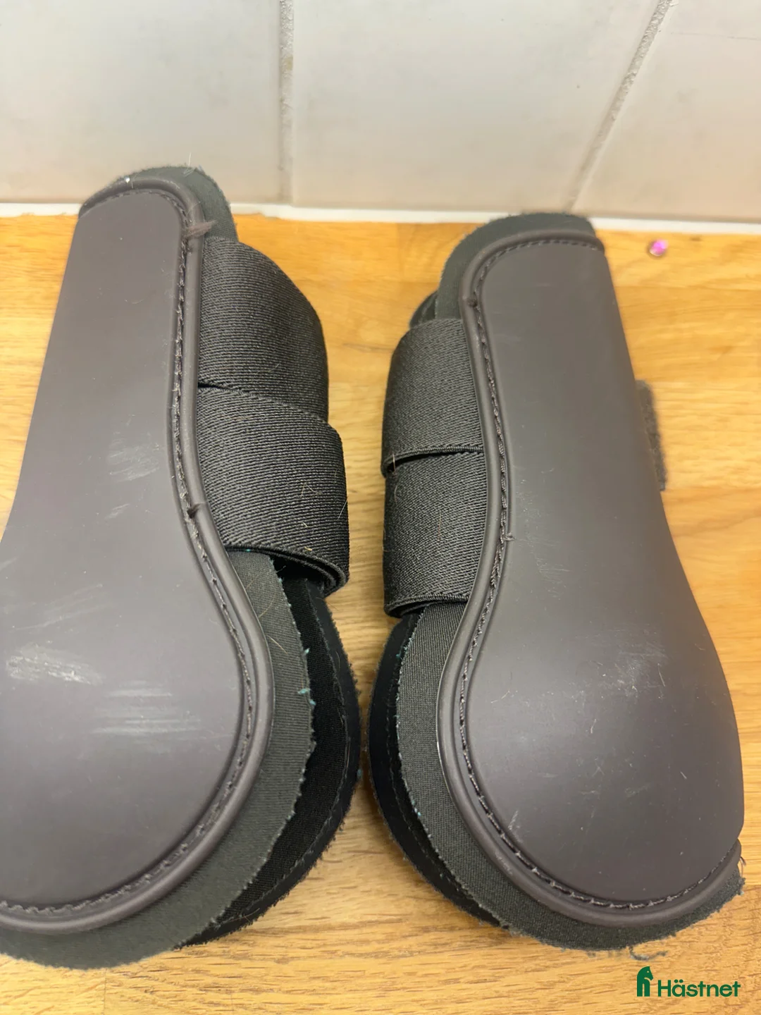 Benskydd hästutrustning till salu: Nya bruna Senskydd Shettis  - Annons 2