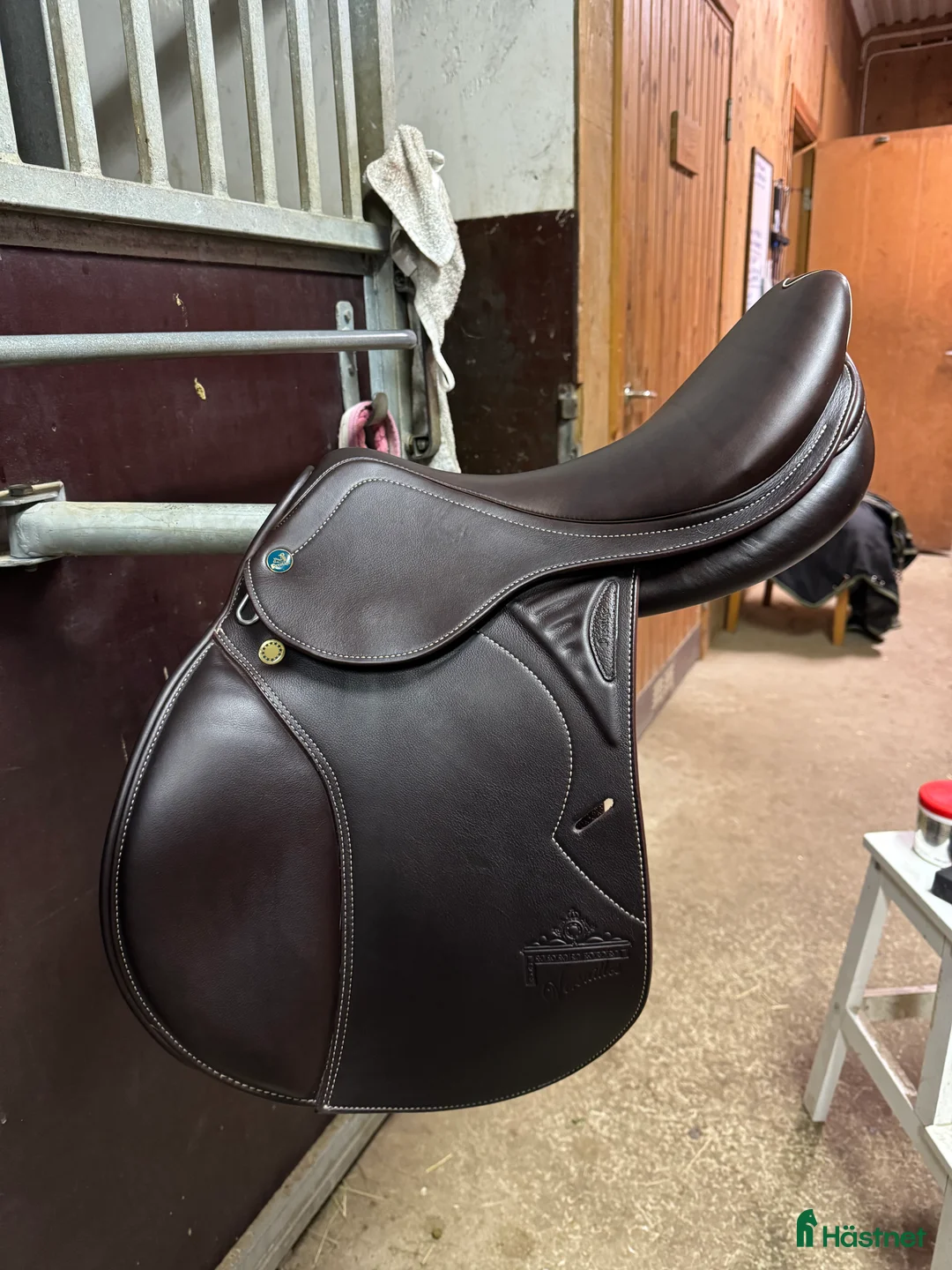 Sadlar hästutrustning till salu: Prestige Versaille New 17”/33 i Kolsva - Annons 4