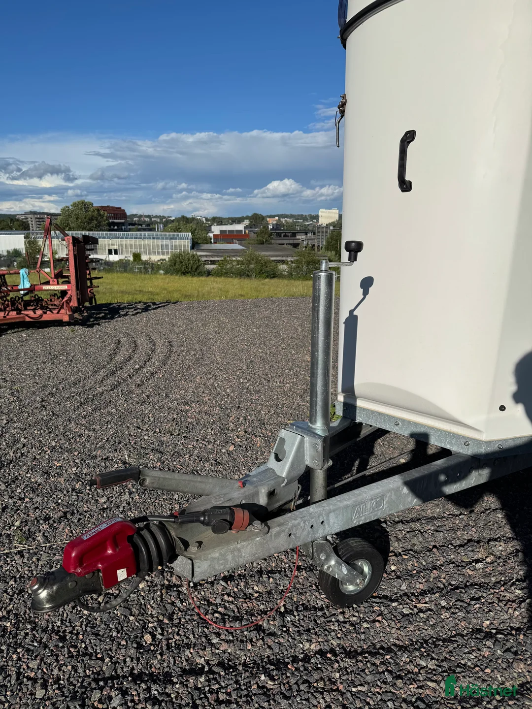 Hästtransporter  fordon & transport till salu: Thiel- Frontutlastning - Annons 6