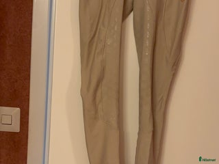 Ridbyxor ryttarutrustning till salu: Beiga ridbyxor från Maya Delorez i Enskede - Annons 1