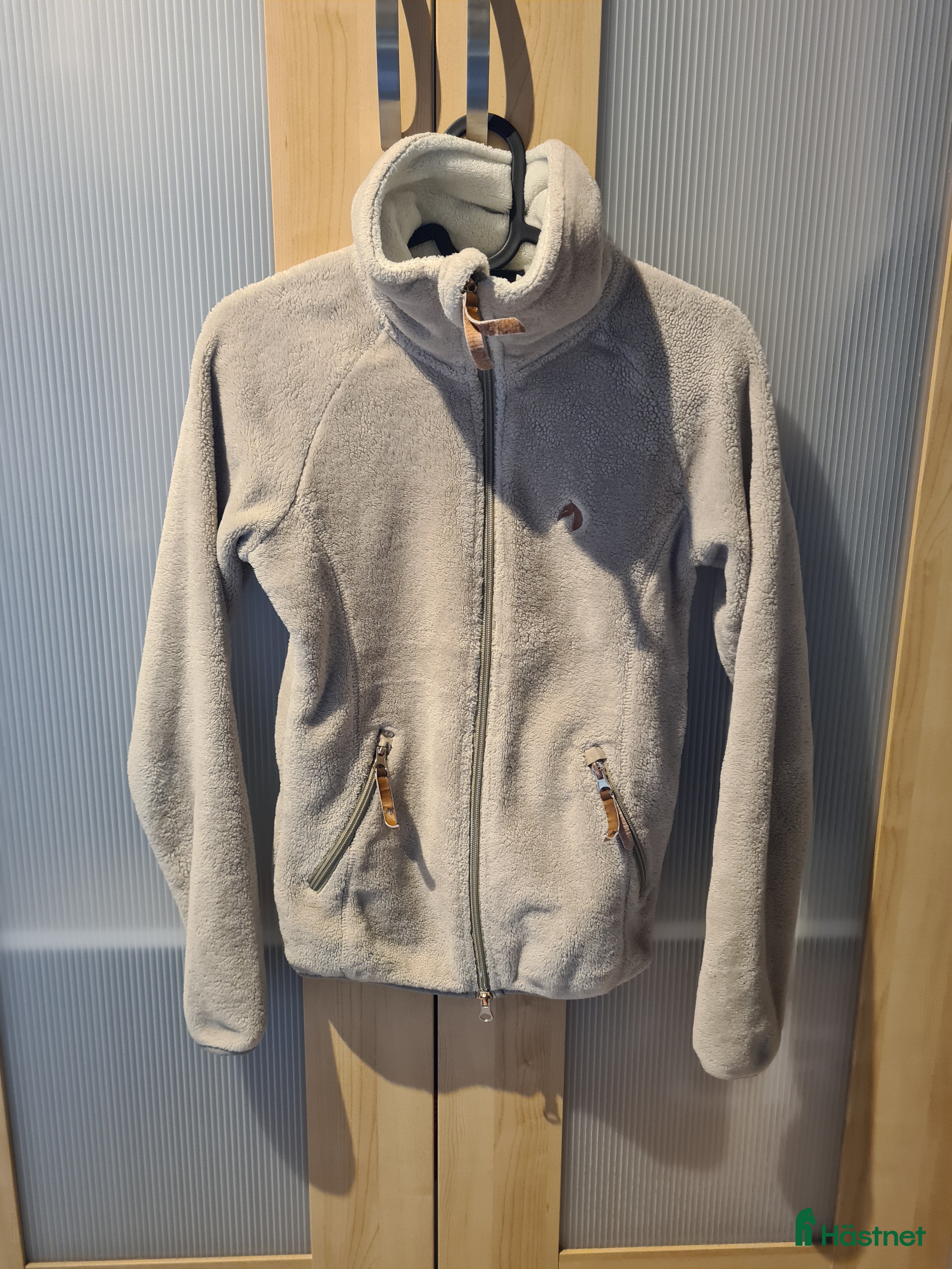 Övrigt Ridkläder ryttarutrustning till salu: Teddytröja jacson XS - Annons 2