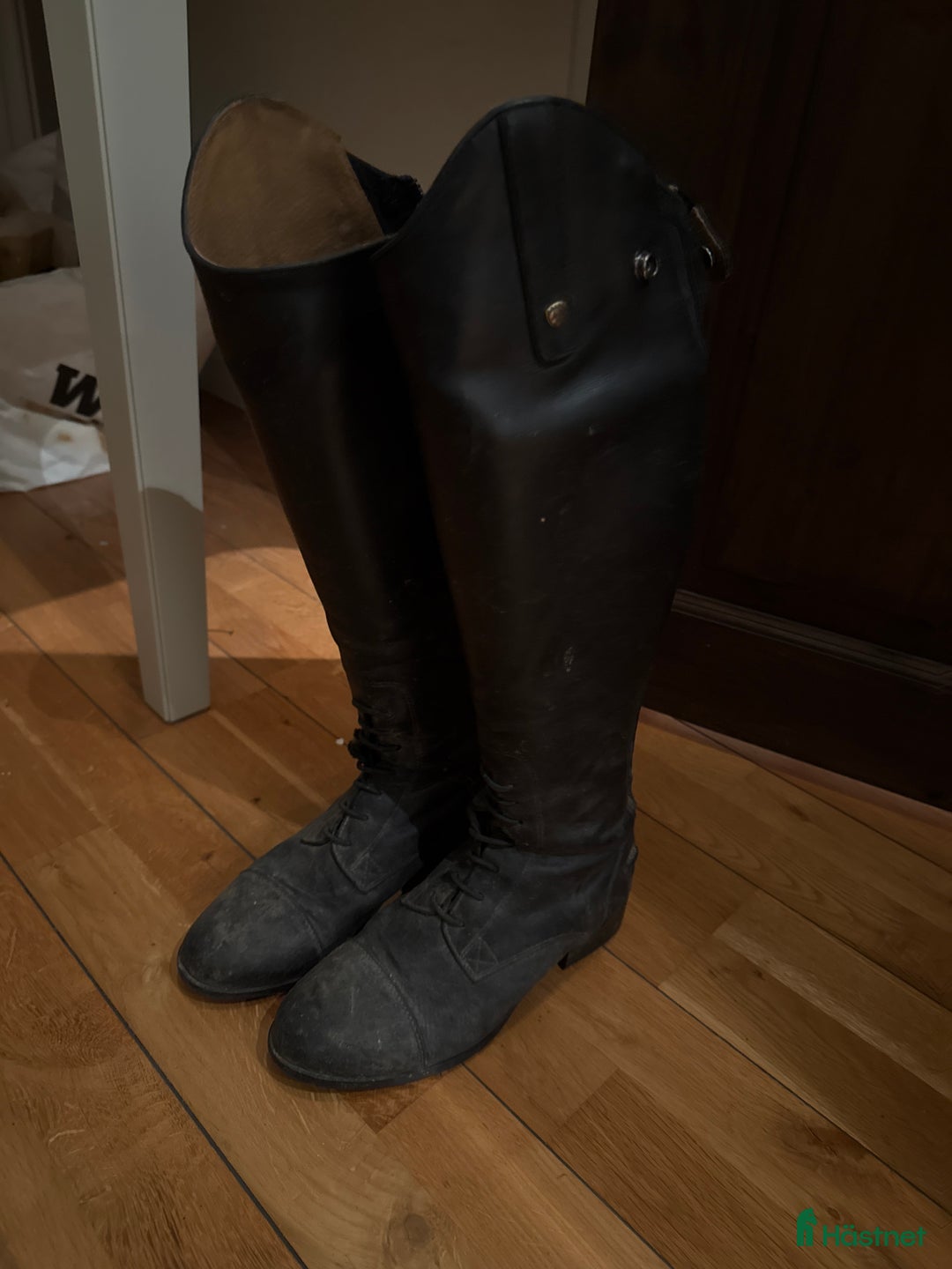 Ridstövlar ryttarutrustning till salu: Säljer ariat stövlar i Viken - Annons 1