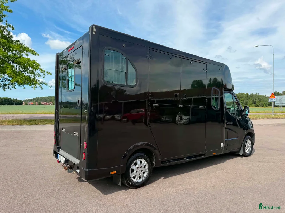 Hästlastbilar  fordon & transport till salu: Theault Proteo 5 säten Automat  - Annons 2