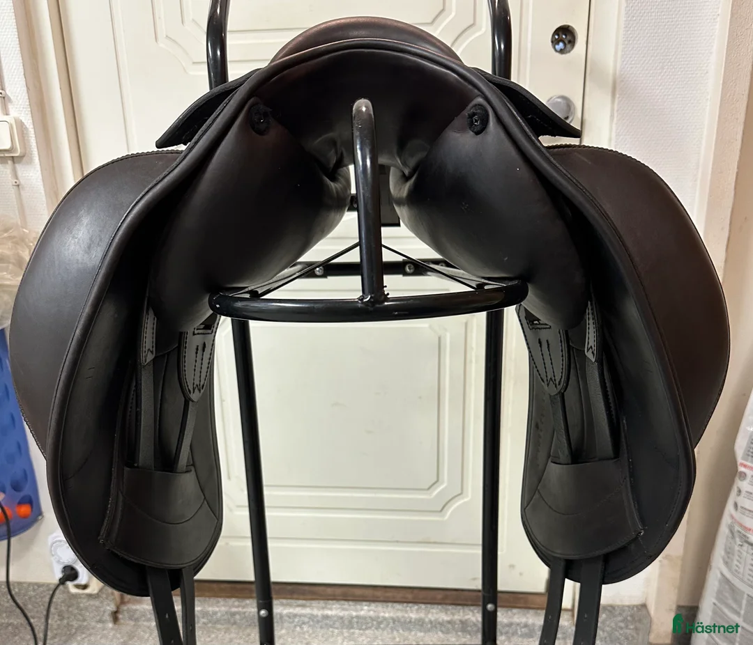 Sadlar hästutrustning till salu: Erreplus Vittoria i Vellinge - Annons 3