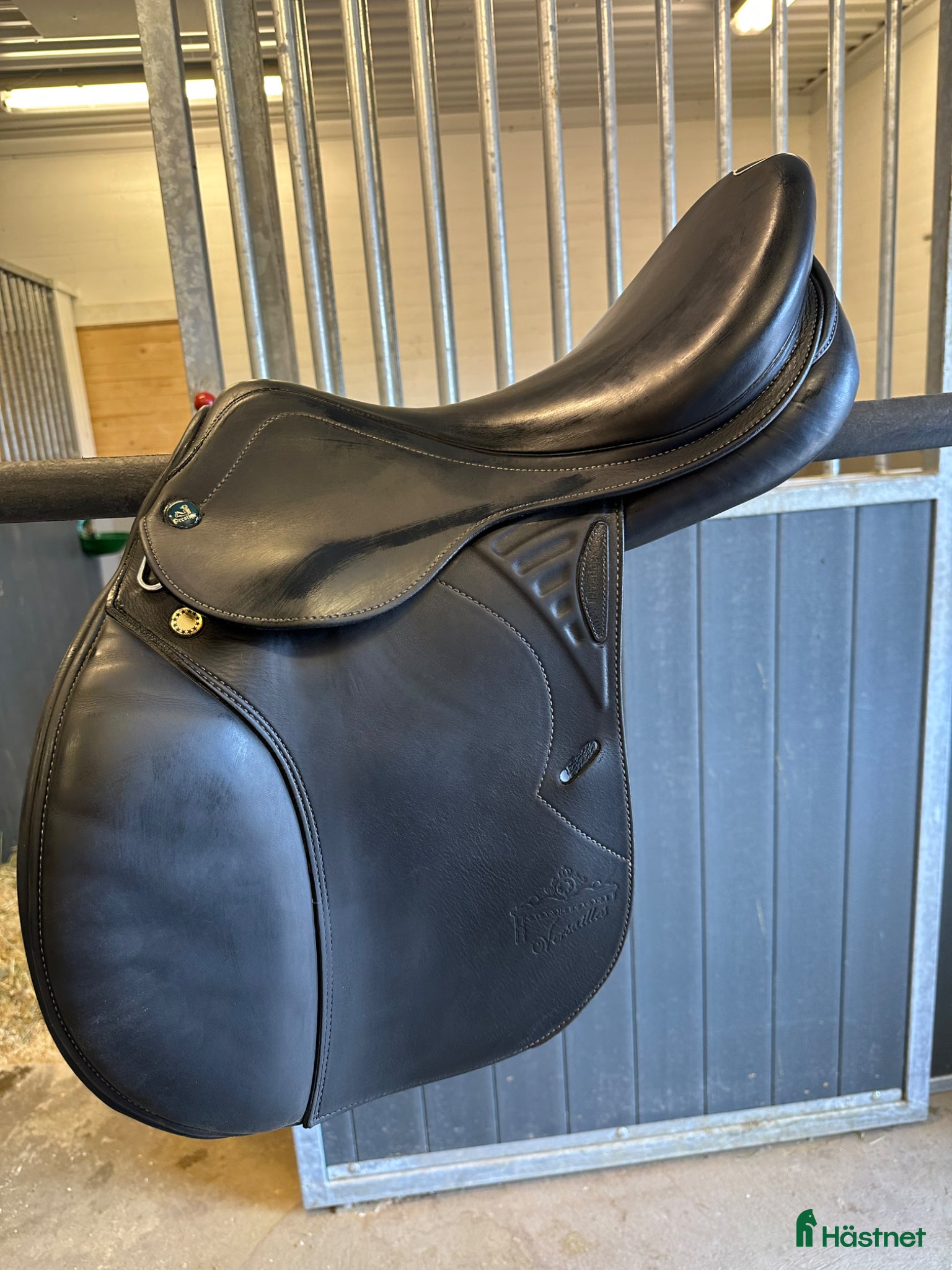 Sadlar hästutrustning Svart Prestige Versailles storlek 34/17’ - Annons 4