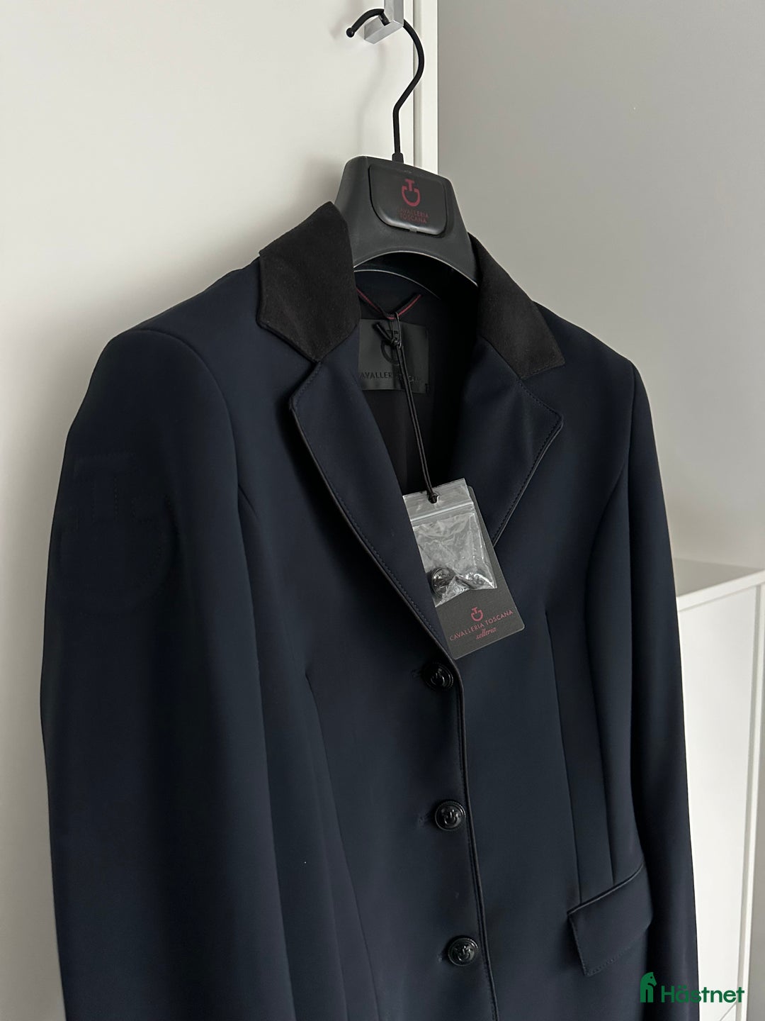 Jackor & Kavajer ryttarutrustning till salu: Cavalleria Toscana kavaj i Västerås - Annons 2