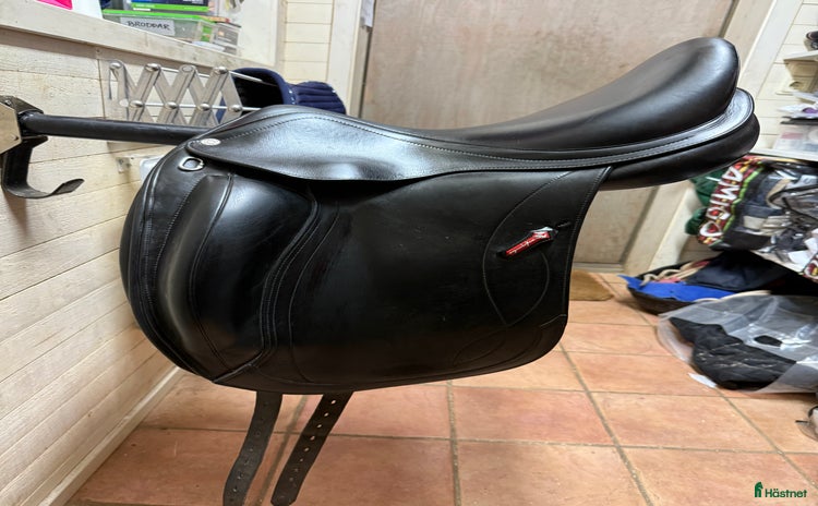 Sadlar hästutrustning till salu i Västra Frölunda - Annons 18