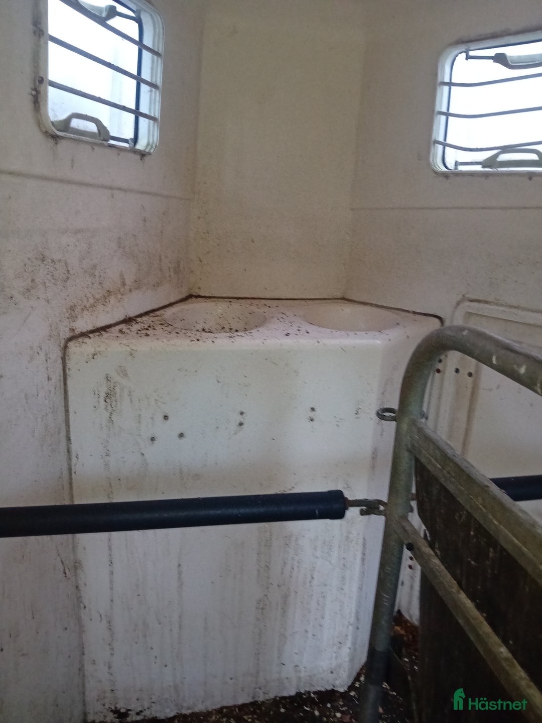 Hästtransporter  fordon & transport till salu: Välvårdad ljus hästtransport  i Örkelljunga - Annons 4