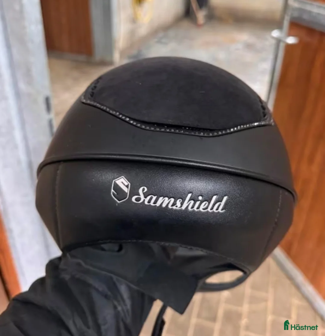 Hjälmar ryttarutrustning till salu: Miss Shield 2.0 Shadowmatt S - Annons 4