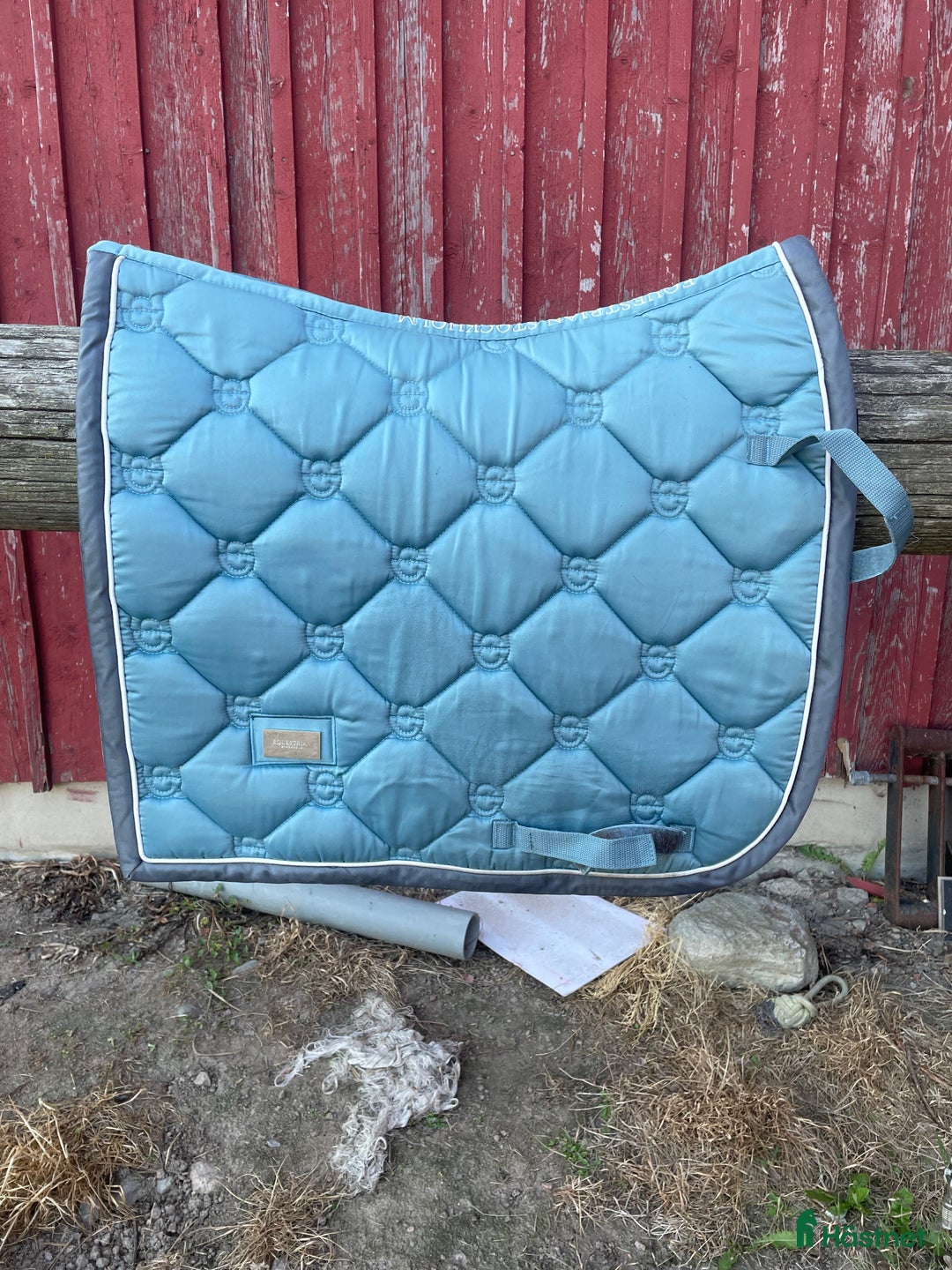 Schabrak & Vojlockar hästutrustning till salu: Equestrian Stockholm “steel Blue” dressyrschabrak - Annons 2