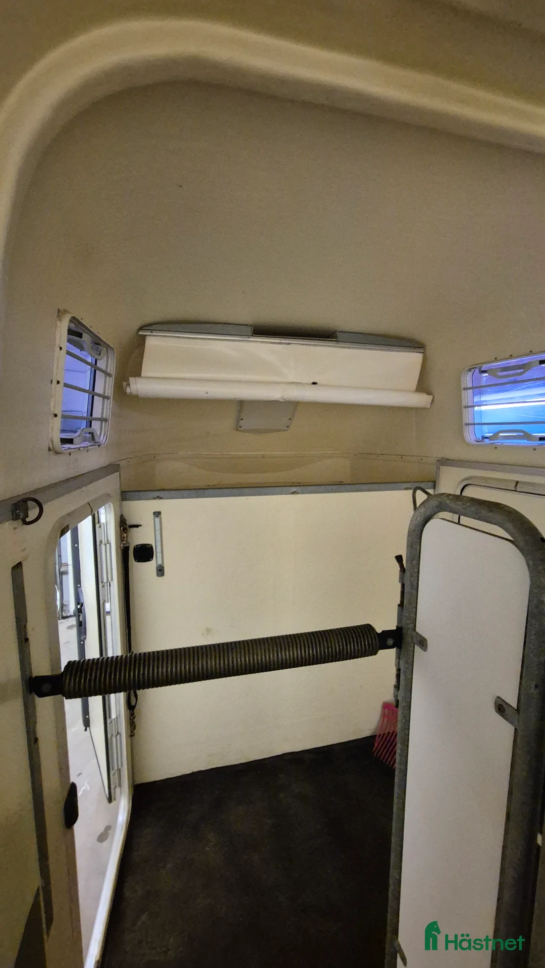 Hästtransporter  fordon & transport till salu: Thule premium 150 E5 - Annons 7