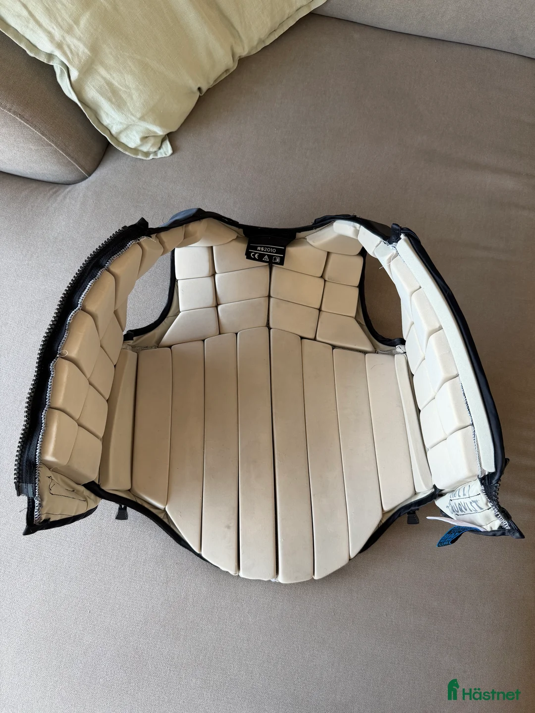 Säkerhetsvästar ryttarutrustning till salu: Racesafe - Child Large Long  - Annons 4