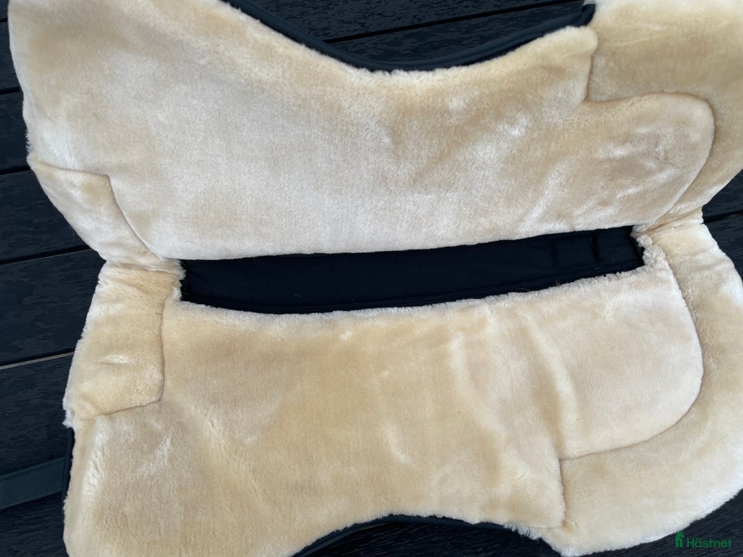 Övrig Hästutrustning hästutrustning till salu: Eskadron fårskinnspad i Undersåker - Annons 3