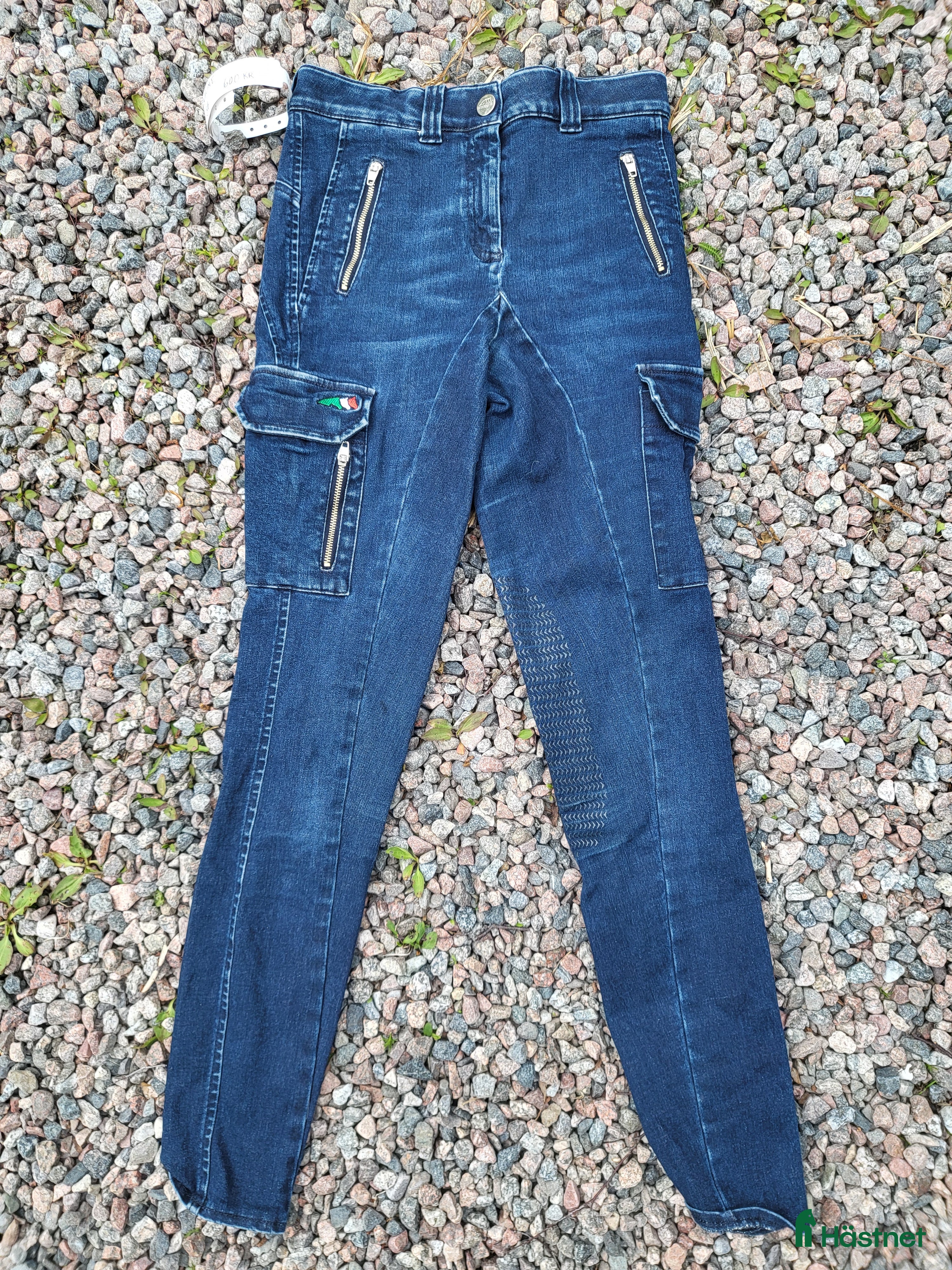 Ridbyxor ryttarutrustning till salu: Equiline Jeansridbyxor strlk IT 38 i Heby - Annons 1