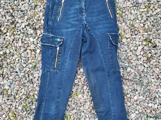 Ridbyxor ryttarutrustning till salu: Equiline Jeansridbyxor strlk IT 38 i Heby - Annons 4