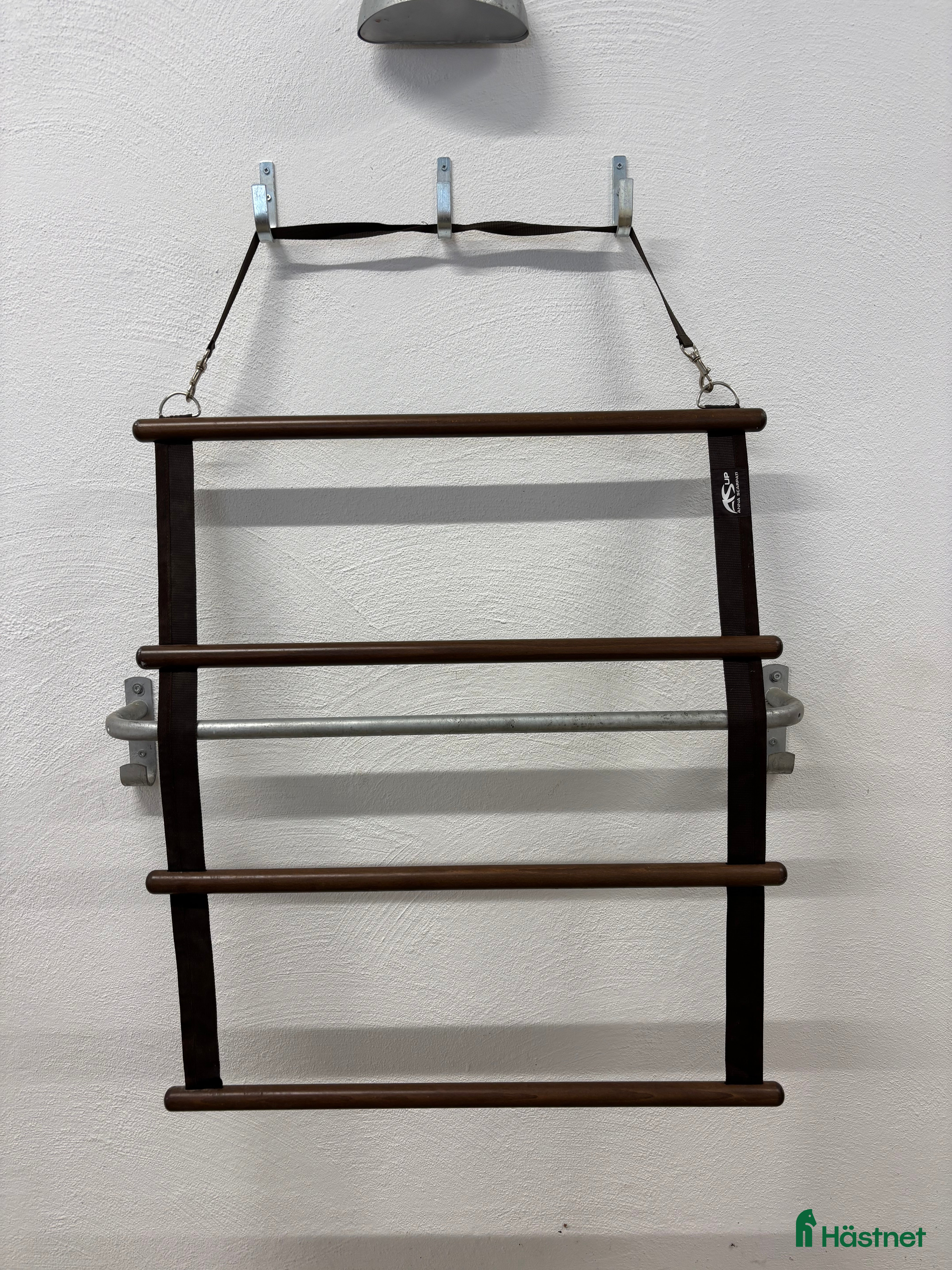 Stallinredning, stängsel & gård övrig utrustning till salu: Schabrak/Täckeshängare Brun   i Skivarp - Annons 2