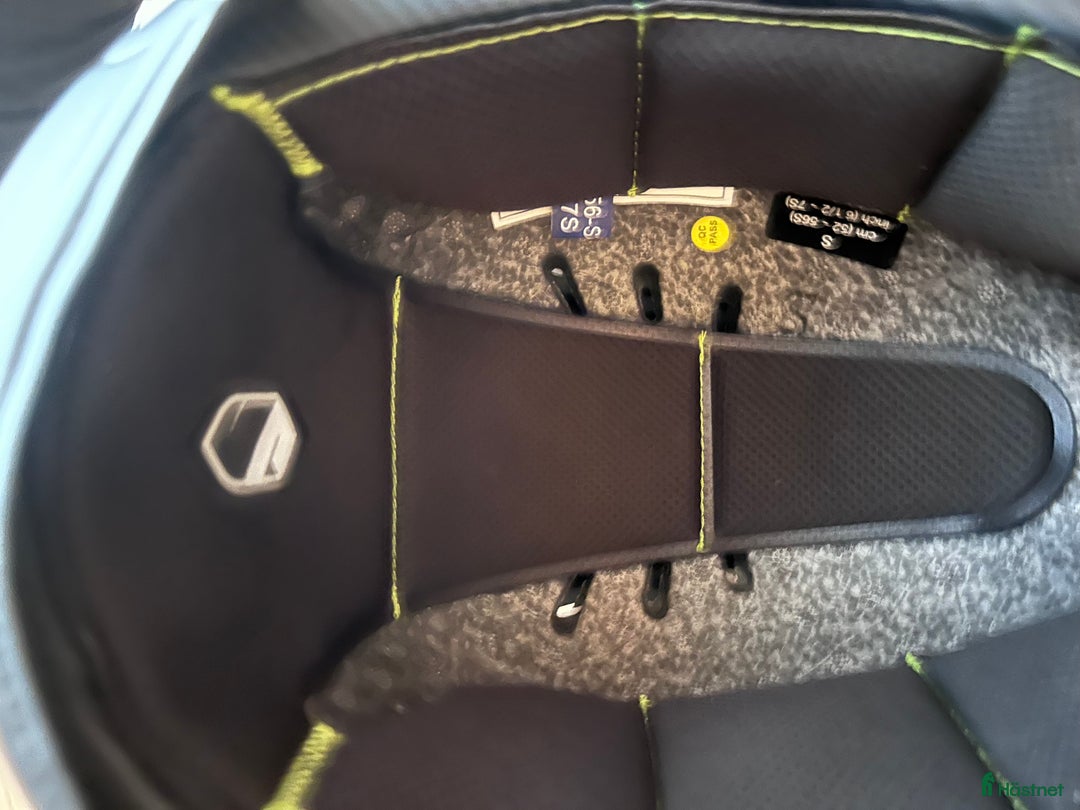 Hjälmar ryttarutrustning till salu: Samshield Miss Shield Shadowmatt Top Glossy - Annons 4