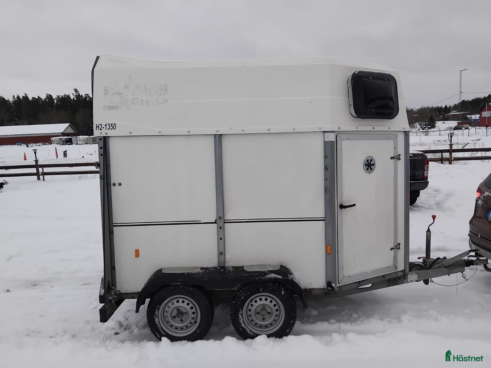 Hästtransporter  fordon & transport till salu: Hög lastvikt,kompositgolv o pris inkl moms - Annons 1