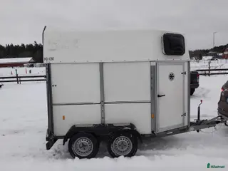 Hästtransporter fordon & transport till salu: Hög lastvikt,kompositgolv o pris inkl moms - Annons 1