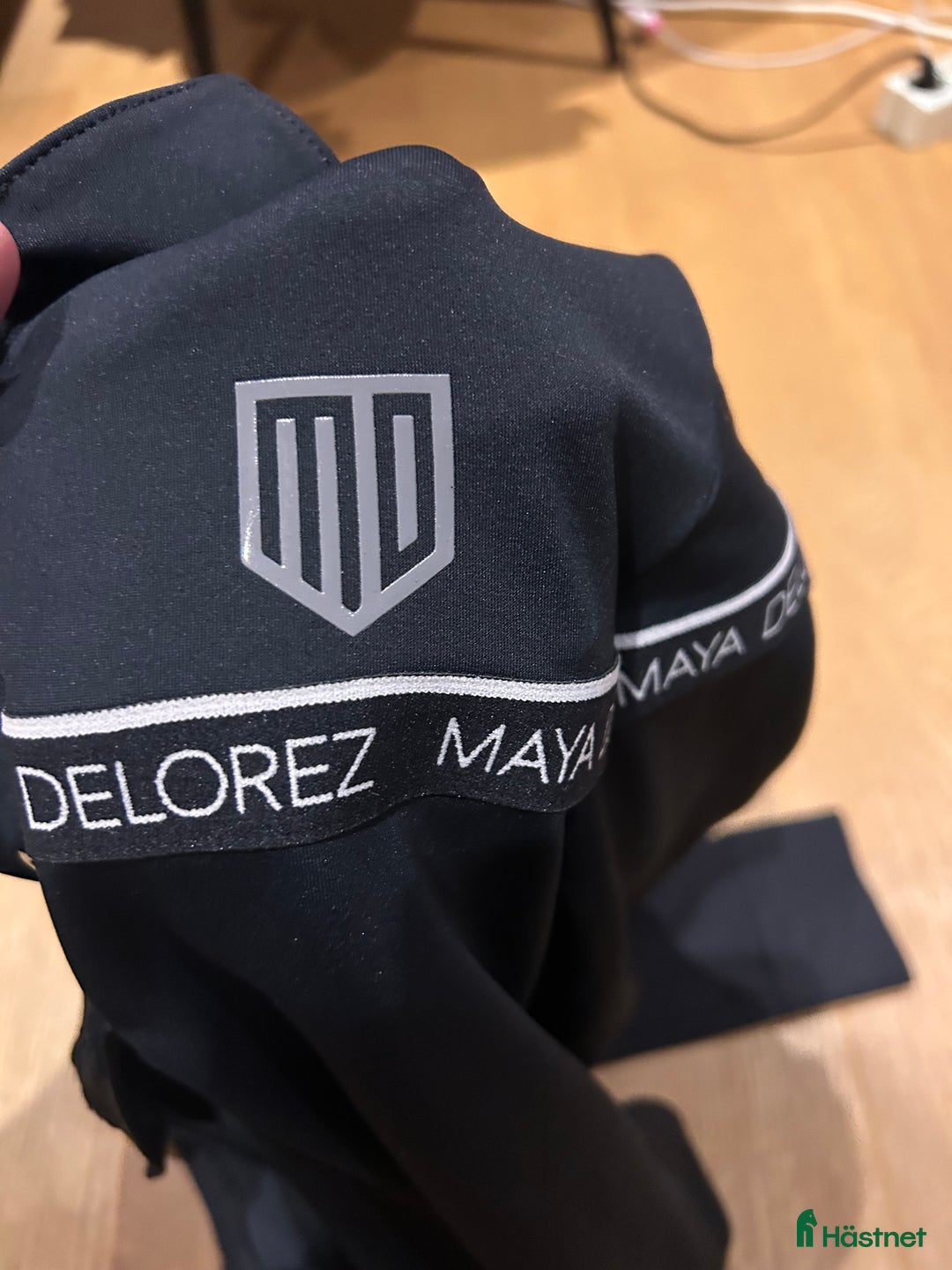 Övrigt Ridkläder ryttarutrustning till salu: Supersnygg Maya Delorez tröja!! i Vallda - Annons 3