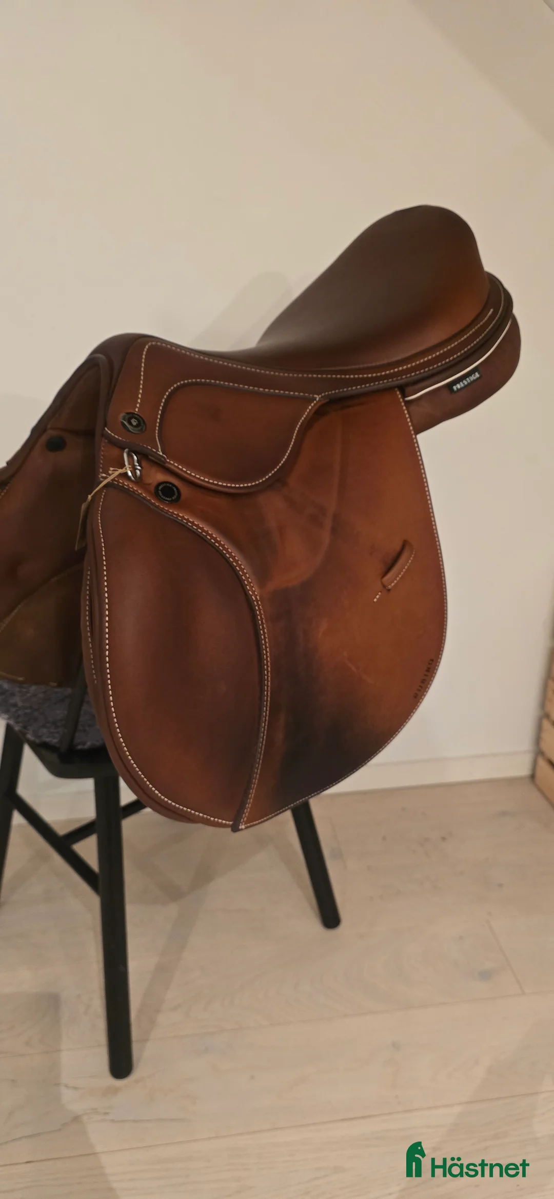 Sadlar hästutrustning till salu: FYND! Demo-sadel Prestige Rubino  i Örby - Annons 1