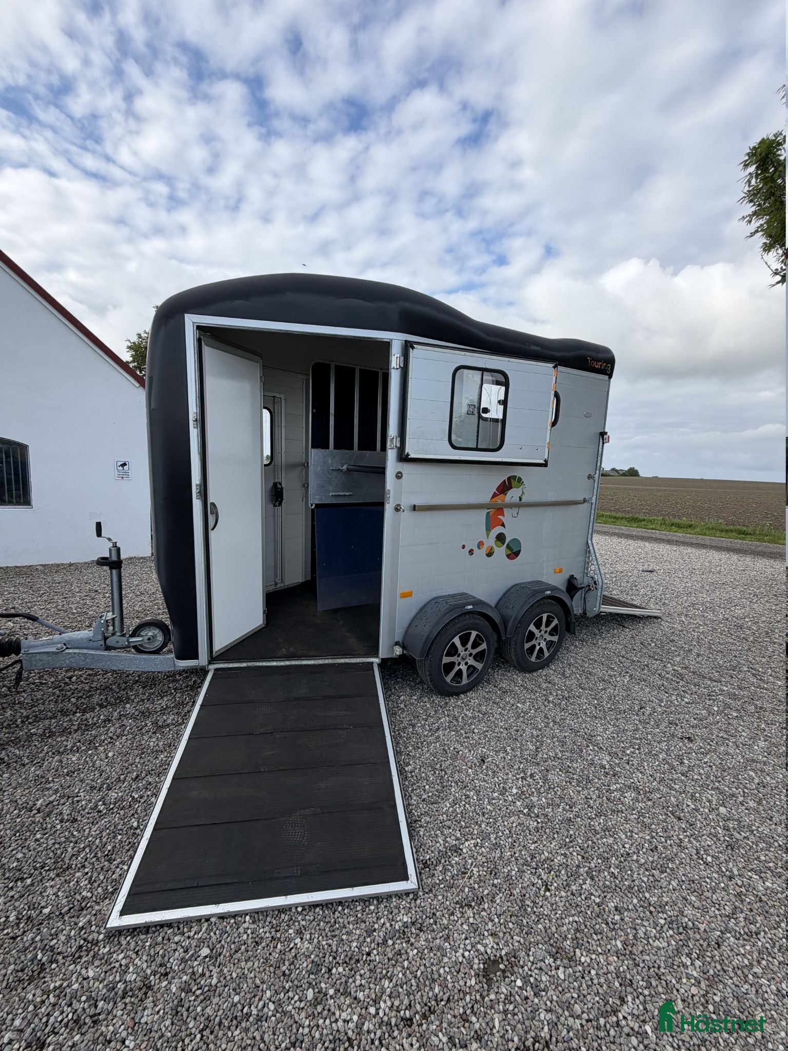 Hästtransporter  fordon & transport till salu: Nybesiktad. Sadelkammare. Fronturlastning - Annons 7