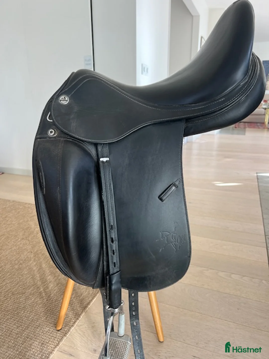 Sadlar hästutrustning till salu: Mycket fin Prestige X Helene sadel  - Annons 1