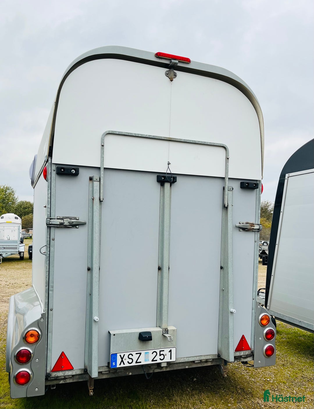 Hästtransporter  fordon & transport till salu: Thule Excellent ES150 i Klippan - Annons 5