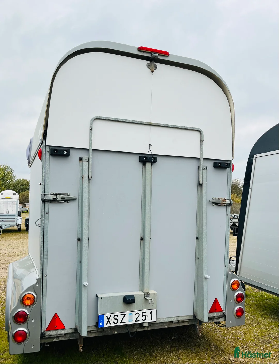 Hästtransporter  fordon & transport till salu: Thule Excellent ES150 i Klippan - Annons 5