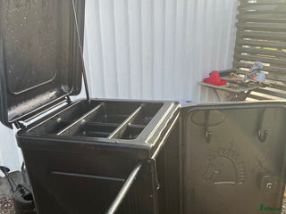 Hästinspirerad heminredning övrig utrustning till salu: Showmaster hästskåp i Västerås - Annons 1