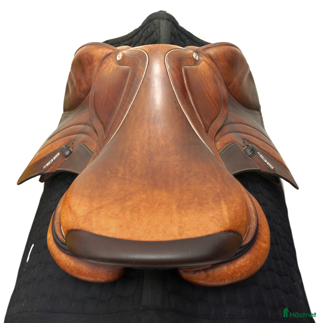 Sadlar hästutrustning till salu: CWD 2Gs Mademoiselle 17" i Upplands Väsby - Annons 3