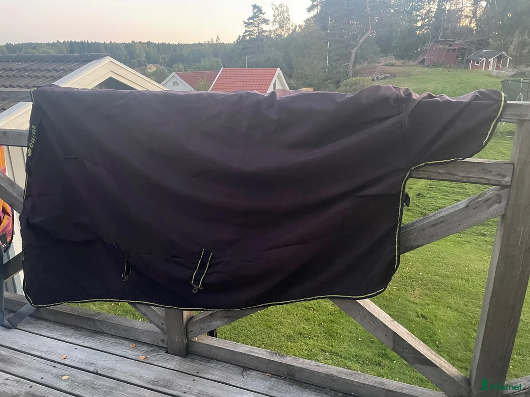Täcken hästutrustning till salu: Bucas täcke - Annons 1